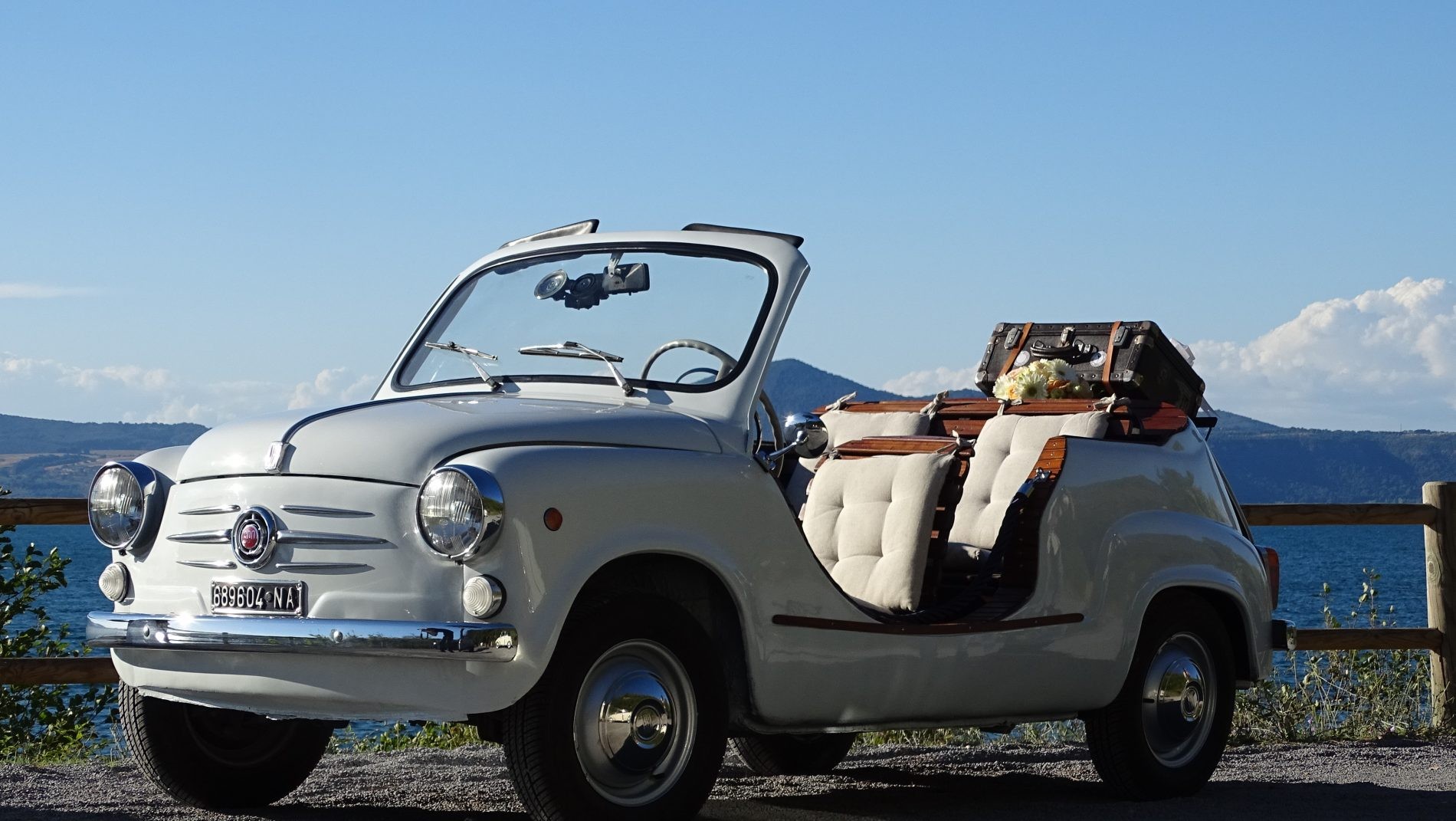 noleggio auto vintage roma - fiat 600 Capri 1959